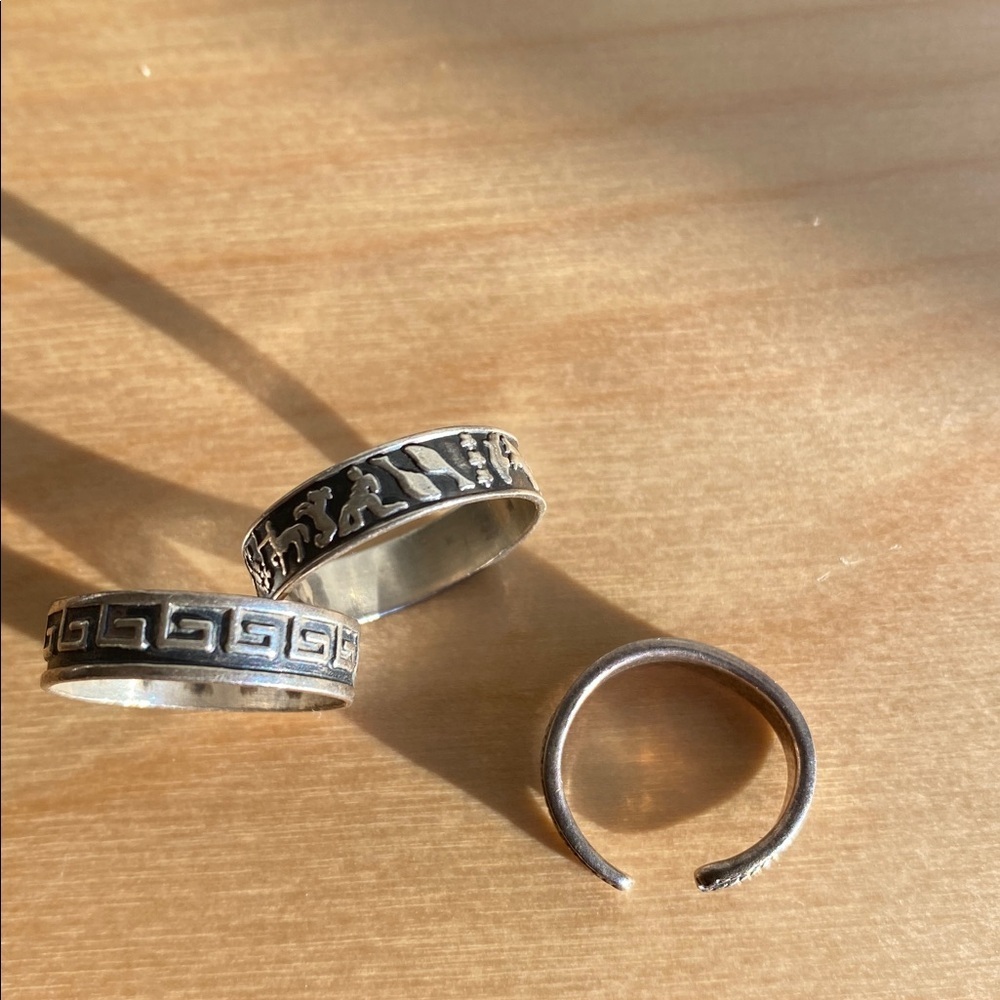 Classic Y2K “Market” Rings + toe ring